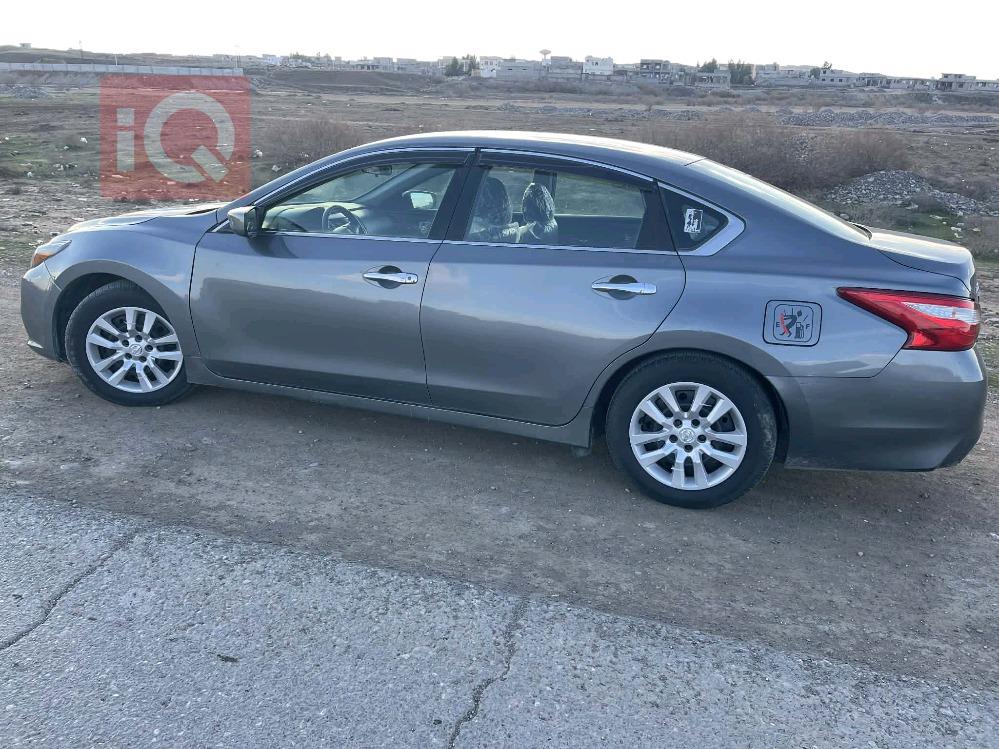 نيسان ألتيما